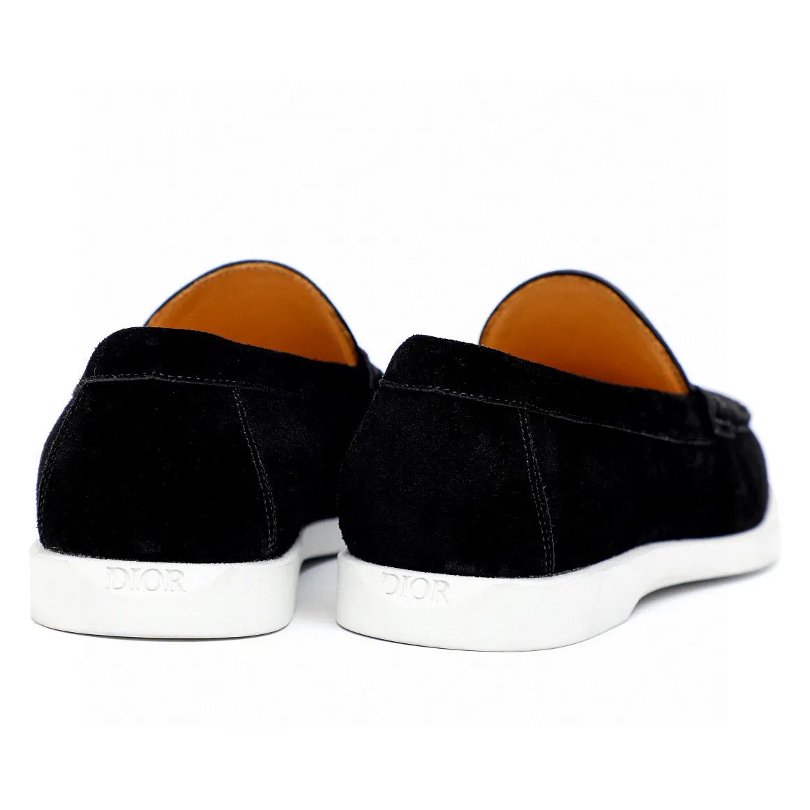 Men's shoes 💰460 💐Original packaging Product trademark: Dior "Dior" casual leather shoes Regular size: 38-44 (45.46.47🉑️Customized) Product materials: Selected Italian imported first-layer suede cowhide upper, imported water-dyed 🐂 cowhide lining. Strong three-dimensional visual effect, original rubber outsole Color: 3⃣️colors available